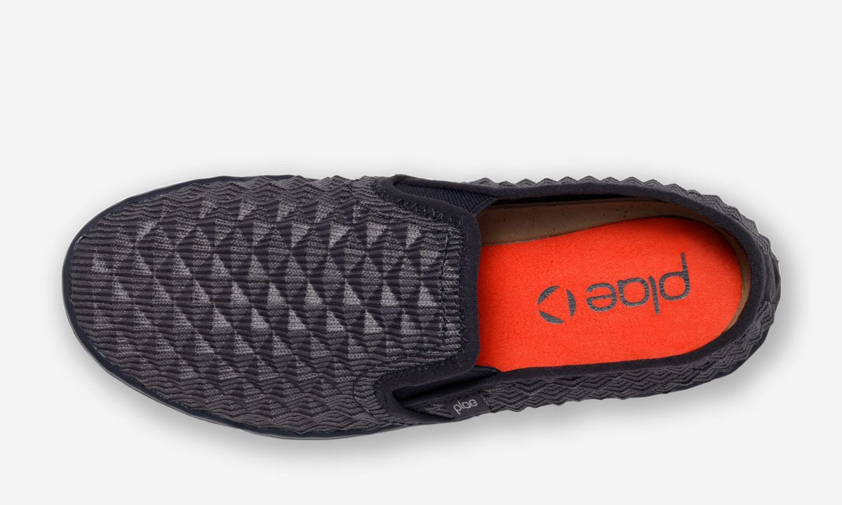 Marten - Black 3D Prism